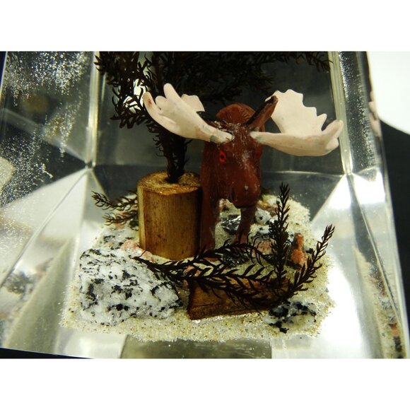 Vintage Canadian Lucite Prism Paperweight Diorama Moose Wildlife Scene - Picture 8 of 10